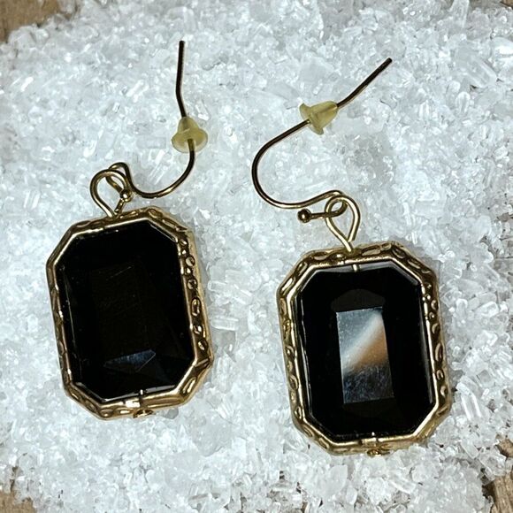 Vintage Gold Tone Black Glass Emerald Cut Hook Earrings - Picture 8 of 9